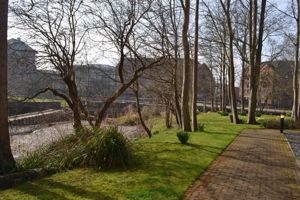 Communal grounds- click for photo gallery